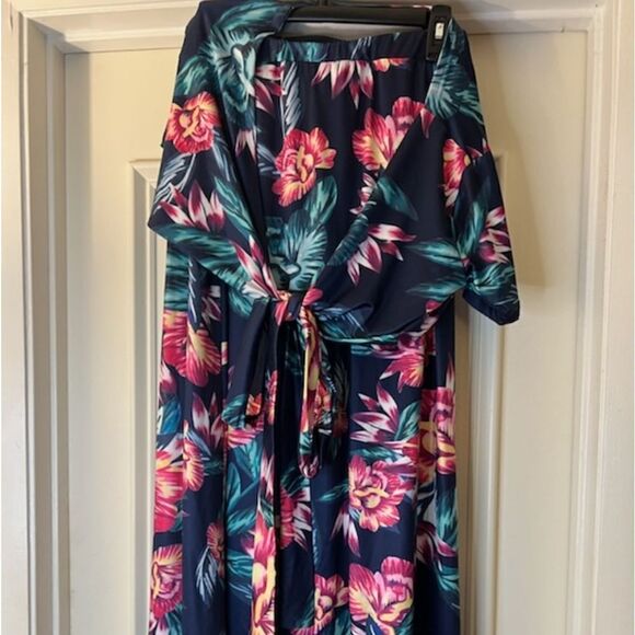 Aro Lora Floral Two Piece Set Maxi Skirt and Crop Top Like New - Picture 2 of 3